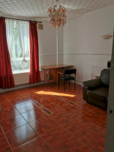 3 Bedroom Flat To Rent In Southey House, SE17