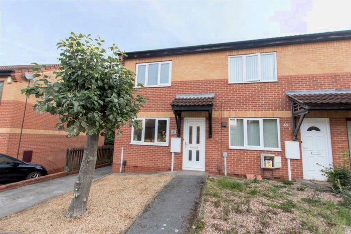2 Bedroom Town House To Rent In Astley Drive, Nottingham, NG3