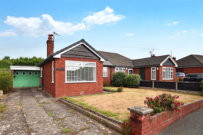 2 Bedroom Semi-Detached Bungalow For Sale In Buckingham Road, Wrexham, LL11