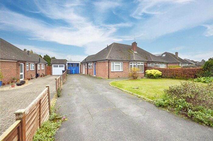 2 Bedroom Bungalow To Rent In Headington Close, Maidenhead, Berkshire, SL6