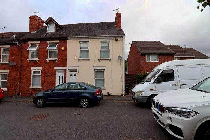 3 Bedroom End Of Terrace House To Rent In Farm Street, Tredworth, Gloucester, GL1