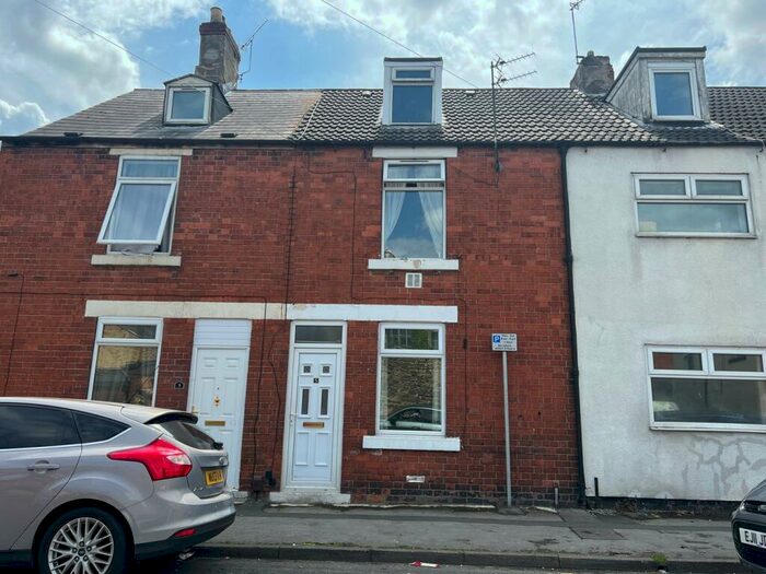 3 Bedroom Terraced House To Rent In Gladstone Street, Worksop, S80