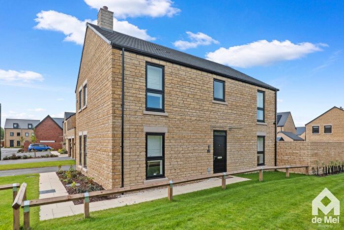 4 Bedroom Detached House For Sale In Wallace Square, Bishops Cleeve, Cheltenham, GL52