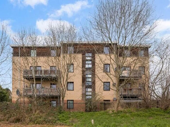 2 Bedroom Flat For Sale In Teal Close, Enfield, EN3
