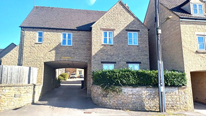 2 Bedroom Maisonette For Sale In Coneygree Close, Chipping Norton, OX7