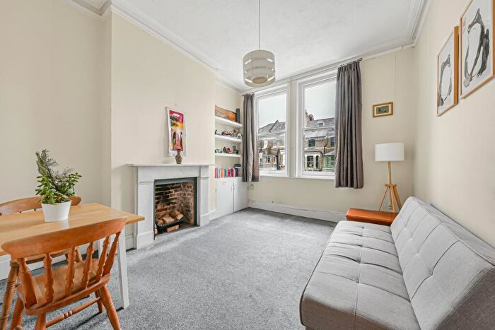 1 Bedroom Flat To Rent In Lady Margaret Road, Kentish Town, NW5