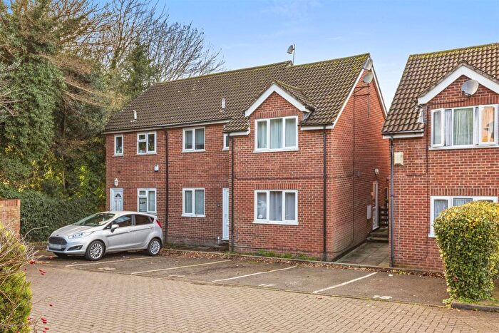 2 Bedroom Maisonette For Sale In Davies Court, Carrington Road, HP12