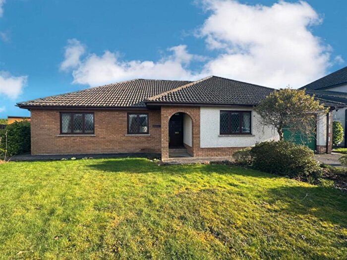 4 Bedroom Detached Bungalow For Sale In Golwg Y Twr, Llanarthney, Carmarthen, SA32