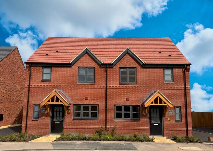 3 Bedroom Semi-Detached House For Sale In Off Main Road, Hallow, WR2