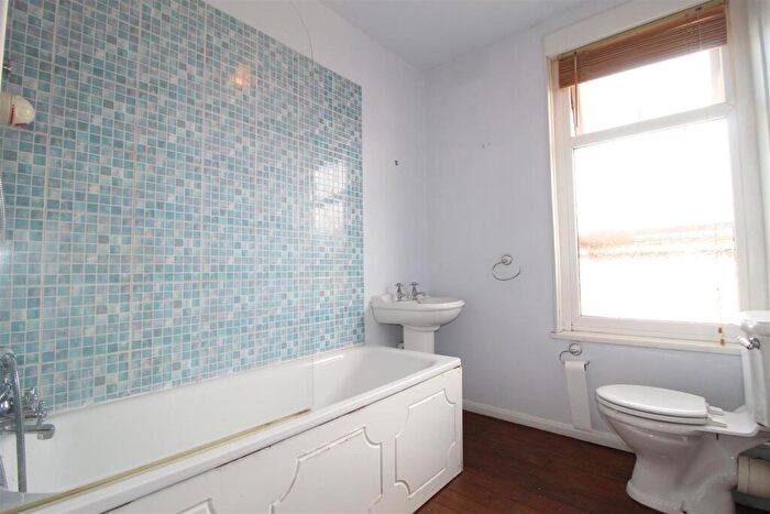 2 Bedroom End Of Terrace House To Rent In Woodville Crescent, Horsforth, Leeds, LS18