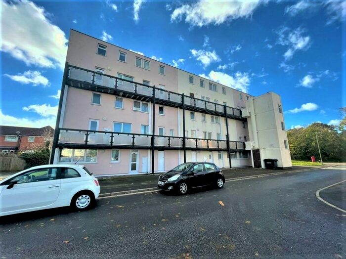 2 Bedroom Maisonette To Rent In Williams Close, Gosport, PO13