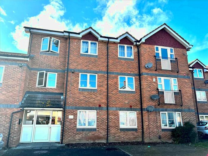 2 Bedroom Flat To Rent In The Beeches, Rokesby Road, Slough, SL2