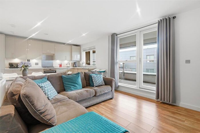 2 Bedroom House For Sale In Bluebonnet Court, Ruby Mews, London, N13