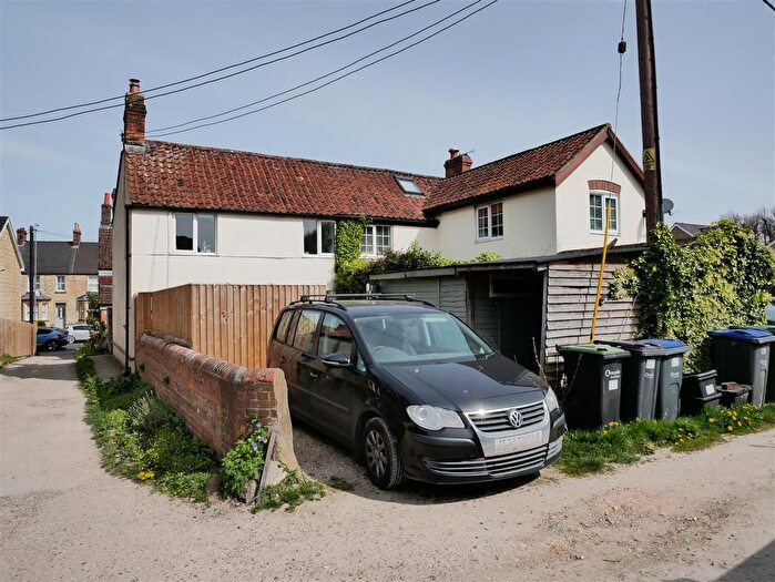 3 Bedroom Cottage For Sale In London Road, Calne, SN11