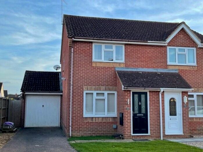 2 Bedroom Semi-Detached House To Rent In Sweyns Mead, Stevenage SG2