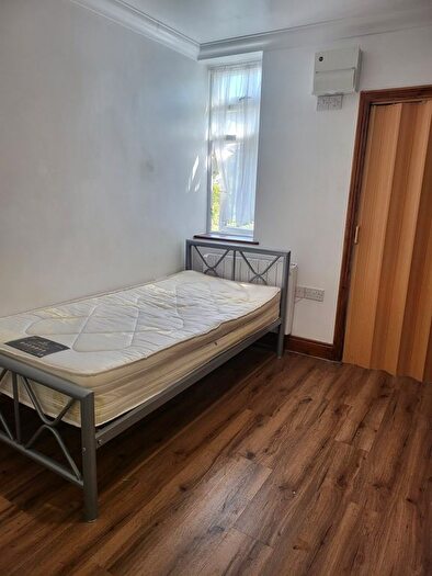 Studio To Rent In Endsleigh Road, London, W13