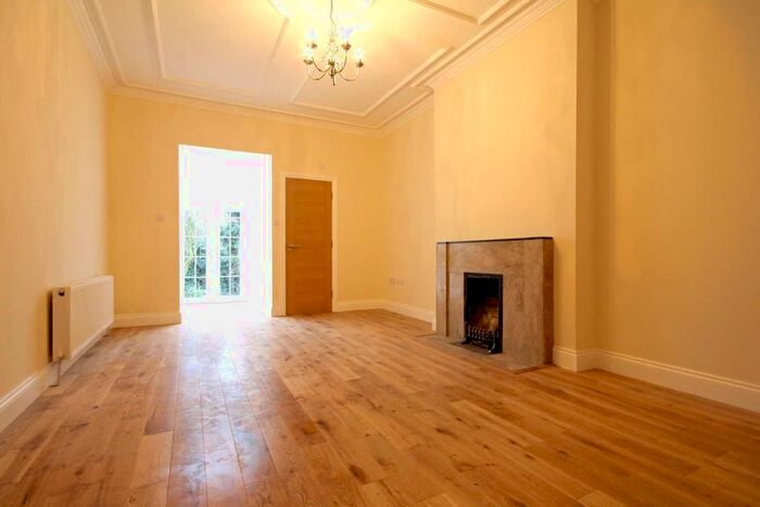 2 Bedroom Flat To Rent In Boileau Road, London, W5