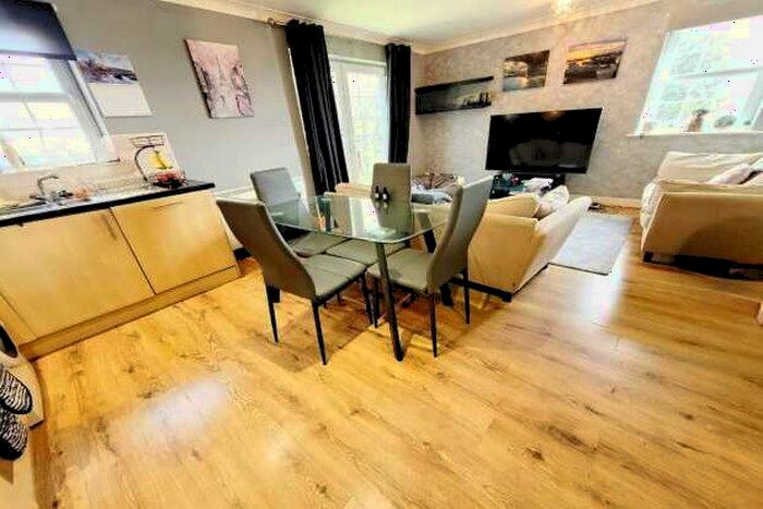 2 Bedroom Flat To Rent In Chaplin Close, Salford, M6