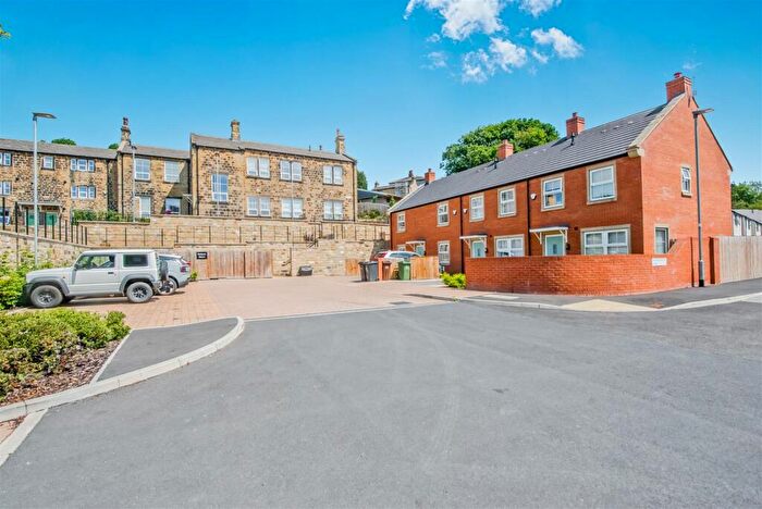 2 Bedroom Cottage For Sale In Bobbin Row, Leeds, LS12