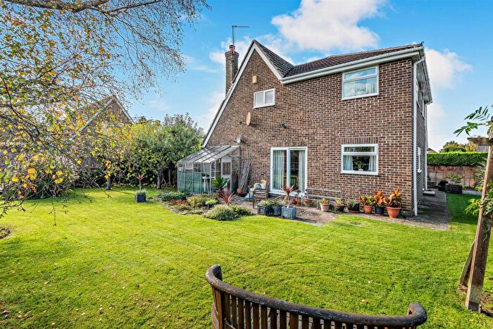 4 Bedroom Detached House For Sale In Fauchons Close, Bearsted, Maidstone, ME14