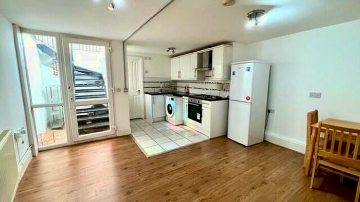 1 Bedroom Maisonette To Rent In Capworth Street, Leyton, E10