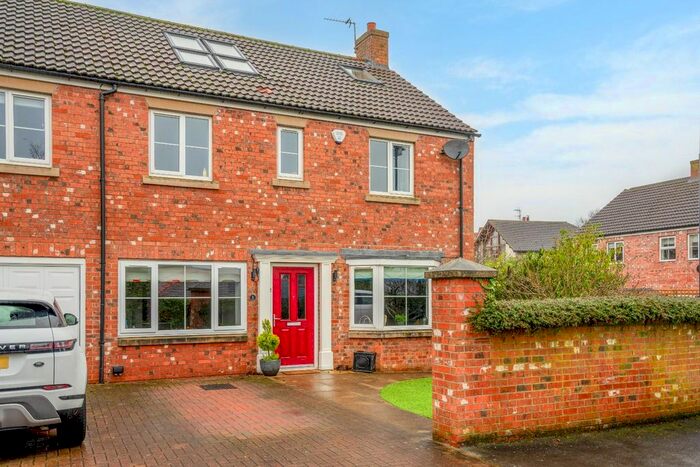5 Bedroom Semi-Detached House For Sale In Ebor View, Green Hammerton, York, YO26