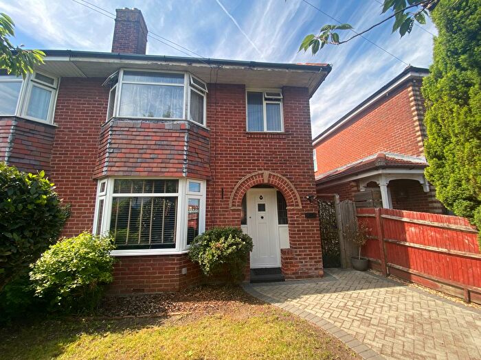 3 Bedroom Semi-Detached House For Sale In Deacon Road, Bitterne, SO19