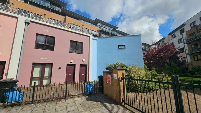 1 Bedroom Maisonette To Rent In Lower College Street, Bristol Harbourside, BS1