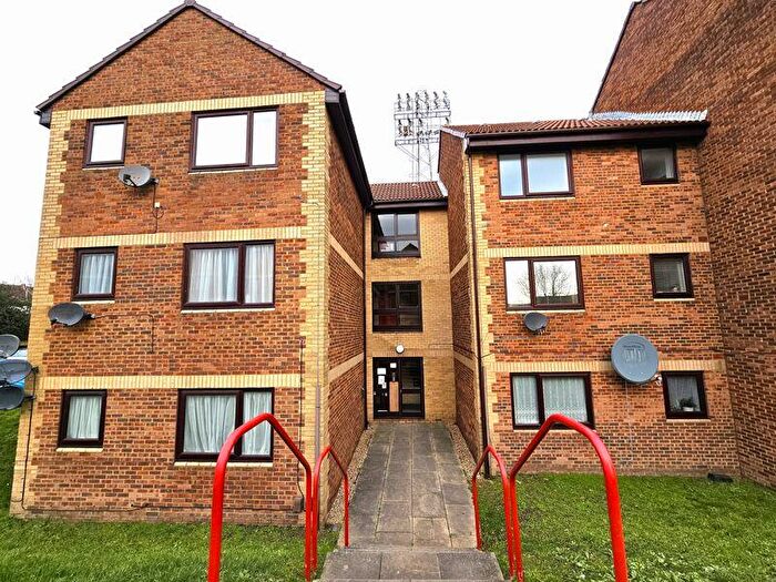 1 Bedroom Flat To Rent In Roots Hall Drive, Southend-On-Sea, SS2
