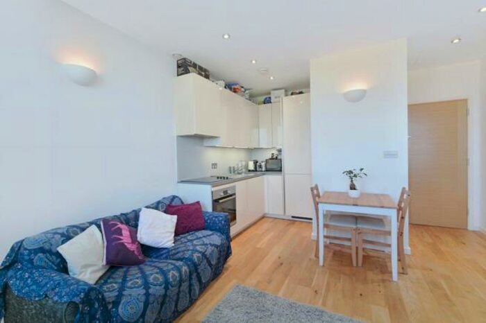 Apartment To Rent In Canning Road, London, E15