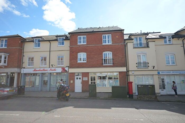 1 Bedroom Flat To Rent In St. Thomas Street, Lymington, Hampshire, SO41