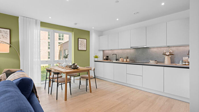 3 Bedroom Apartment For Sale In Pegler Square Kidbrooke Village Greenwich, London, SE3
