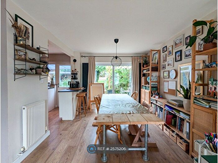 4 Bedroom Semi-Detached House To Rent In Sandford Close, Wivenhoe, Colchester, CO7