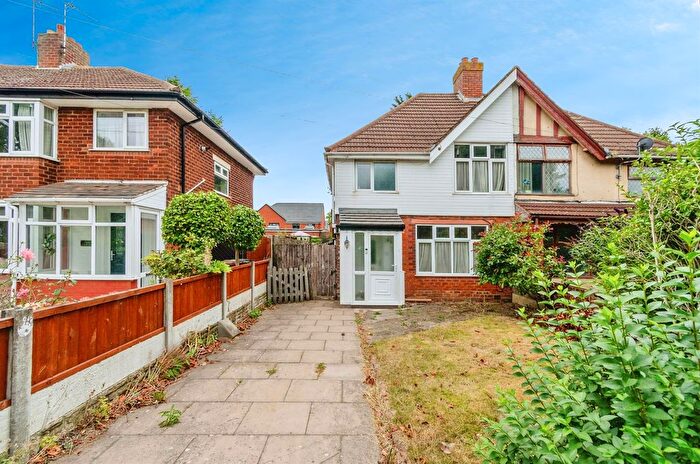 3 Bedroom Semi-detached House For Sale In Goscote Lane, Walsall, WS3