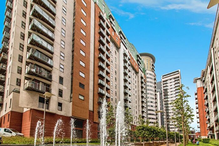 Apartment To Rent In Fernie Street, Manchester, Greater Manchester, M4