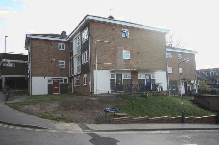 2 Bedroom Apartment To Rent In Lammas Court, Linen Street, CV34
