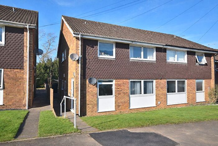 2 Bedroom Property For Sale In Ilex Close, Hardingstone, Northampton, NN4