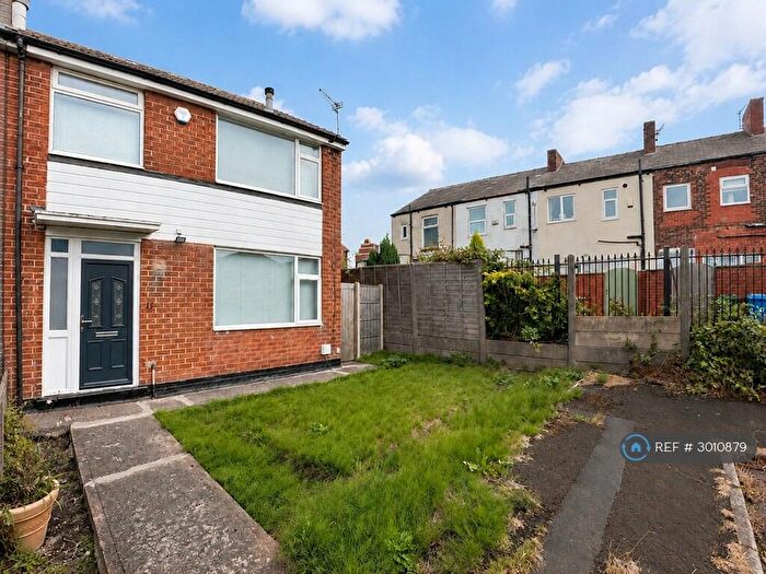 3 Bedroom End Of Terrace House To Rent In Hazel Close, Manchester, M43