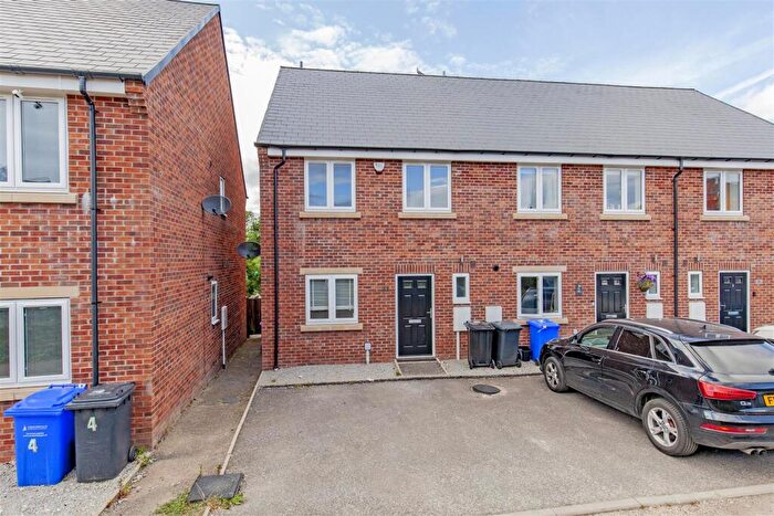 4 Bedroom Town House For Sale In King Street Gardens, Brimington, Chesterfield, S43