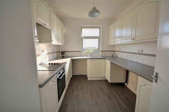 3 Bedroom Flat To Rent In Market Place, Pontefract WF8