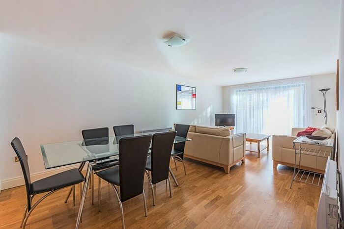 2 Bedroom Flat To Rent In Montaigne Close, London, SW1P