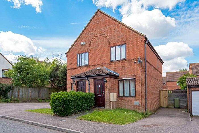 2 Bedroom Semi-Detached House To Rent In Coggeshall Grove, Wavendon Gate, MK7