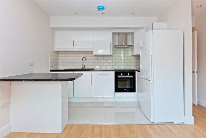 2 Bedroom Flat To Rent In A High Street, Esher, Surrey, KT10