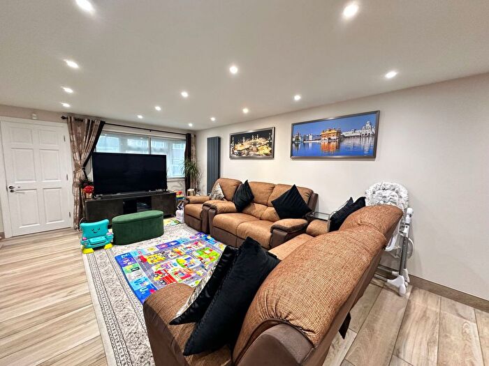 3 Bedroom Terraced House To Rent In Benen-Stock Road, Staines, TW19