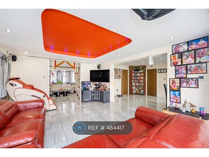 5 Bedroom Semi-Detached House To Rent In Riverdale Road, Feltham, TW13