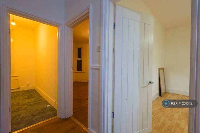 2 Bedroom Flat To Rent In Plumstead High Street, London, SE18