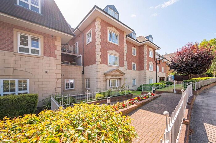 3 Bedroom Flat For Sale In Holders Hill Road, Holders Hill, London, NW4