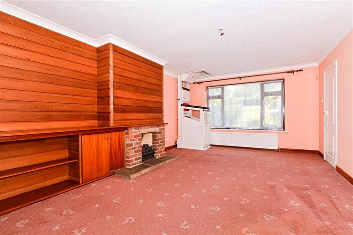 3 Bedroom Semi-Detached House For Sale In Manse Field, Brabourne Lees, Ashford, Kent, TN25