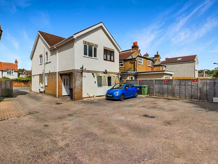 1 Bedroom Maisonette To Rent In Surrey, KT8