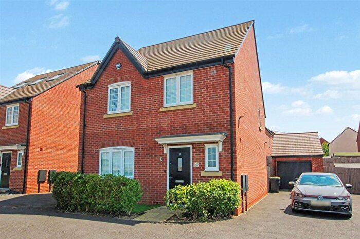 4 Bedroom Detached House For Sale In Teal Walk, Biddenham, MK40